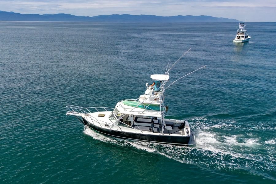 Guanatuna and the rest of the fleet heading out of Banderas Bay