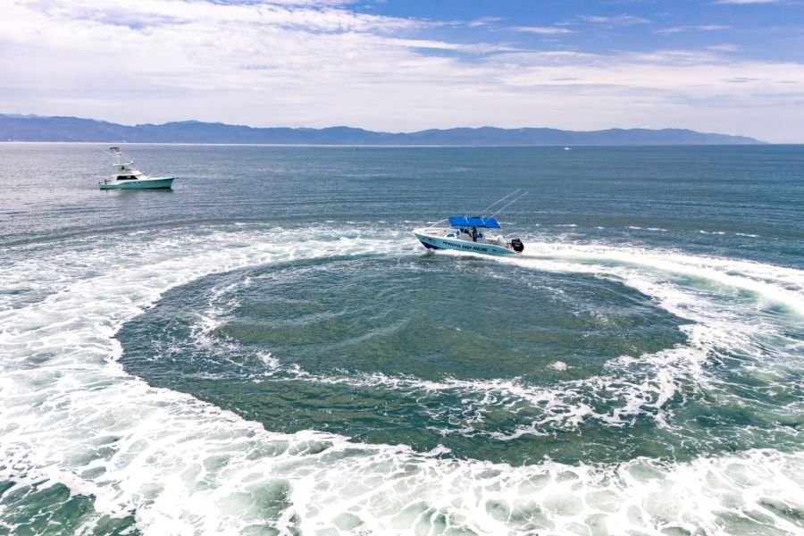 Peaceful Easy Feeling turning hard on flat water in Banderas Bay