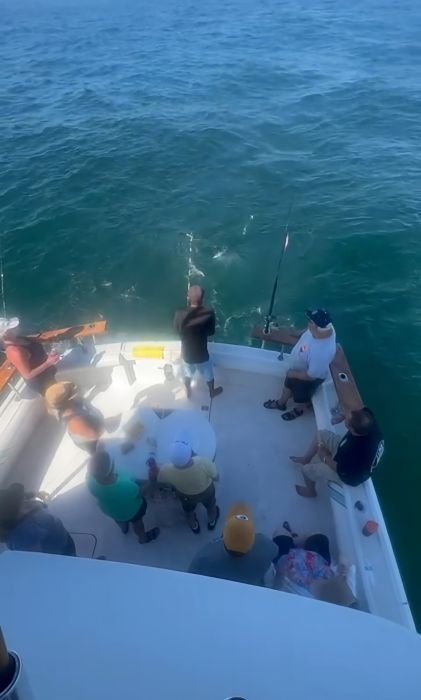 Guests on the bow of Steel n Time
