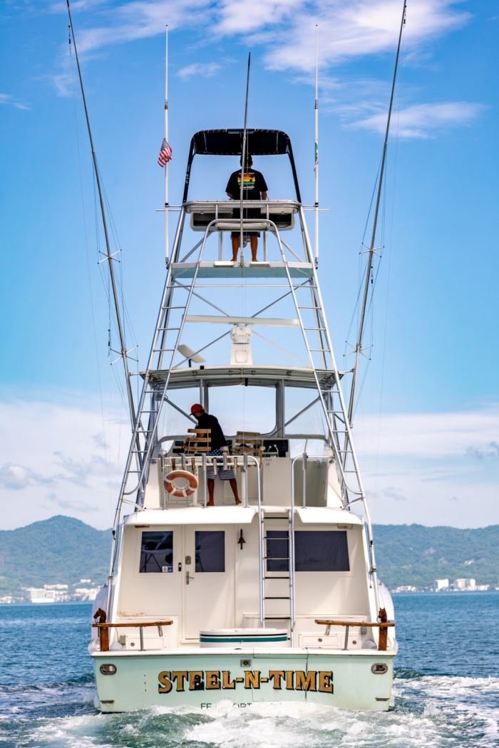 The cockpit and transom of Steel n Time from astern